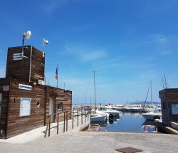 Clair De Lune : Port De La Capte Giens Hyeres Camping