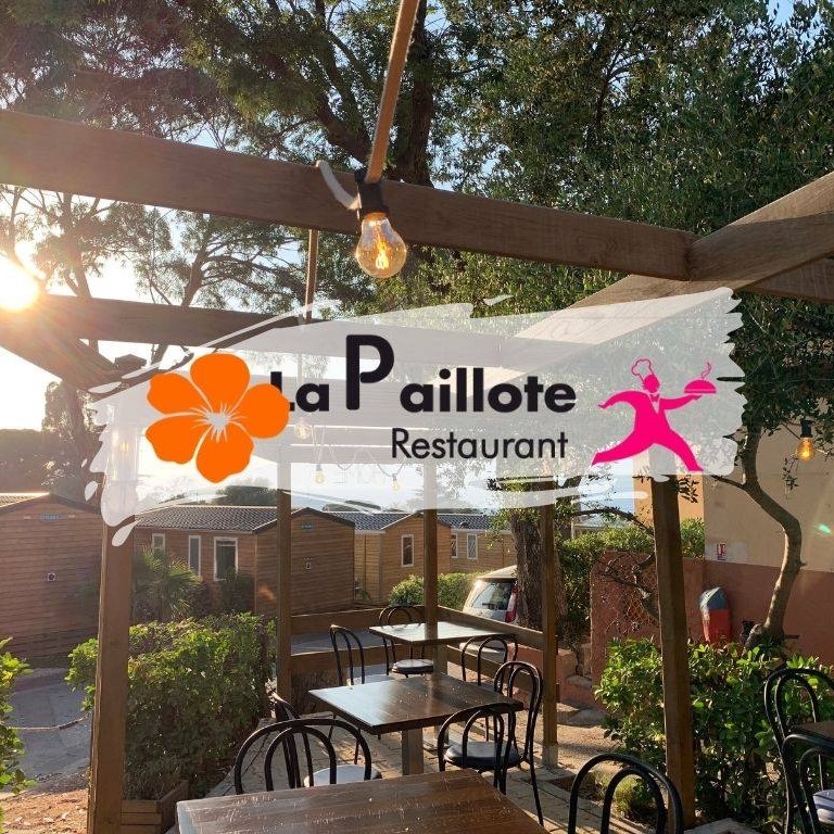 Clair De Lune: Restaurant Paillote